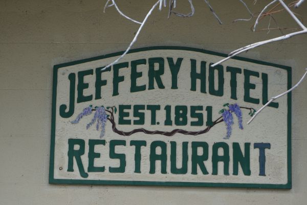 [Picture of Hotel Jeffery restaurant sign]